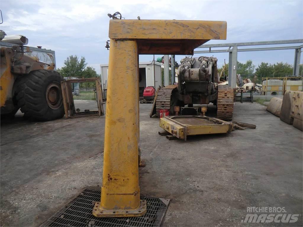 CAT 988B Ramy i zawieszenie