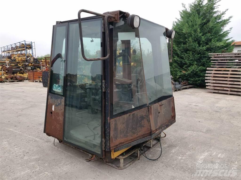 CAT 988G Ramy i zawieszenie