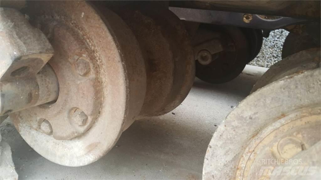 CAT  D8L Gąsienice, łańcuchy i podwozia