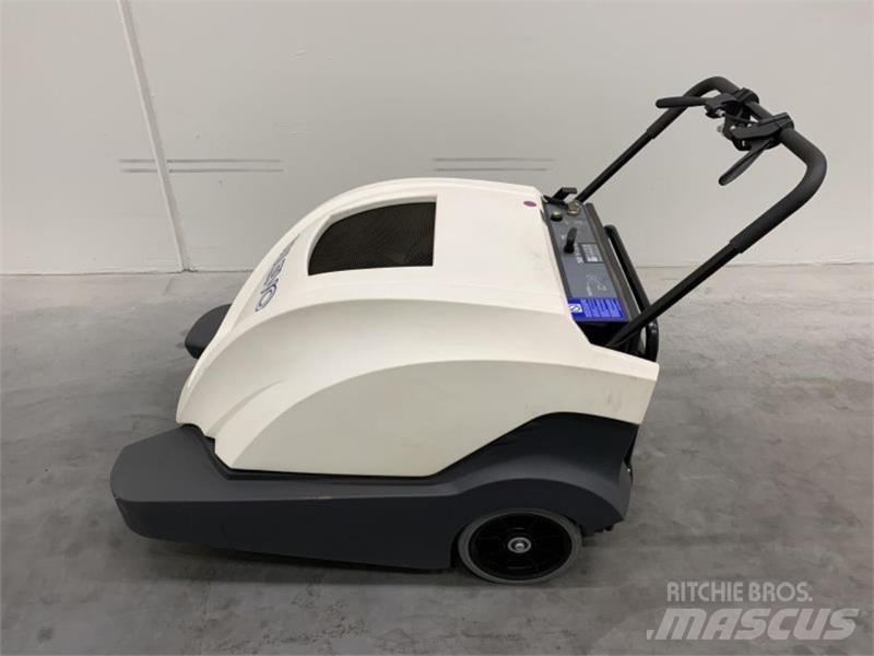 Dulevo 52EH Kosiarki mechaniczne z operatorem za maszyną