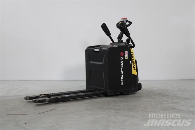 Hyster P2.0S Wózki widłowe unoszące z platformą dla operatora
