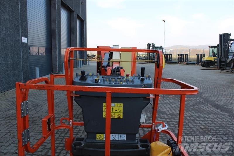 JLG E300AJP Podnośniki przegubowe