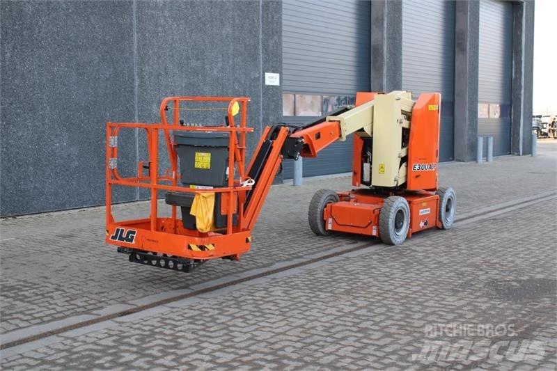 JLG E300AJP Podnośniki przegubowe