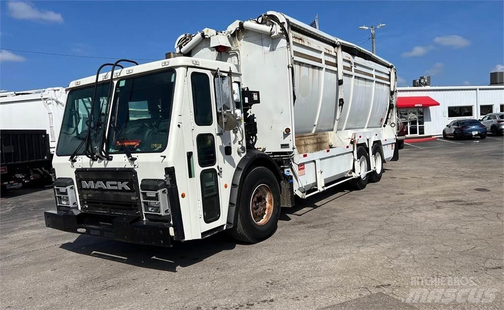 Mack LR613 Śmieciarki