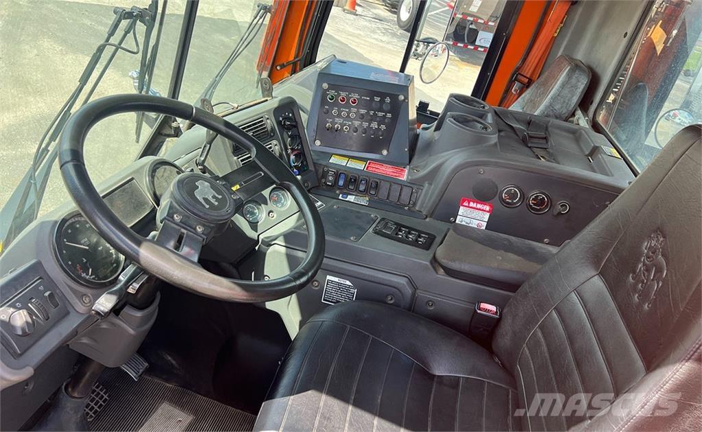Mack MRU613 Pojazdy pod zabudowę