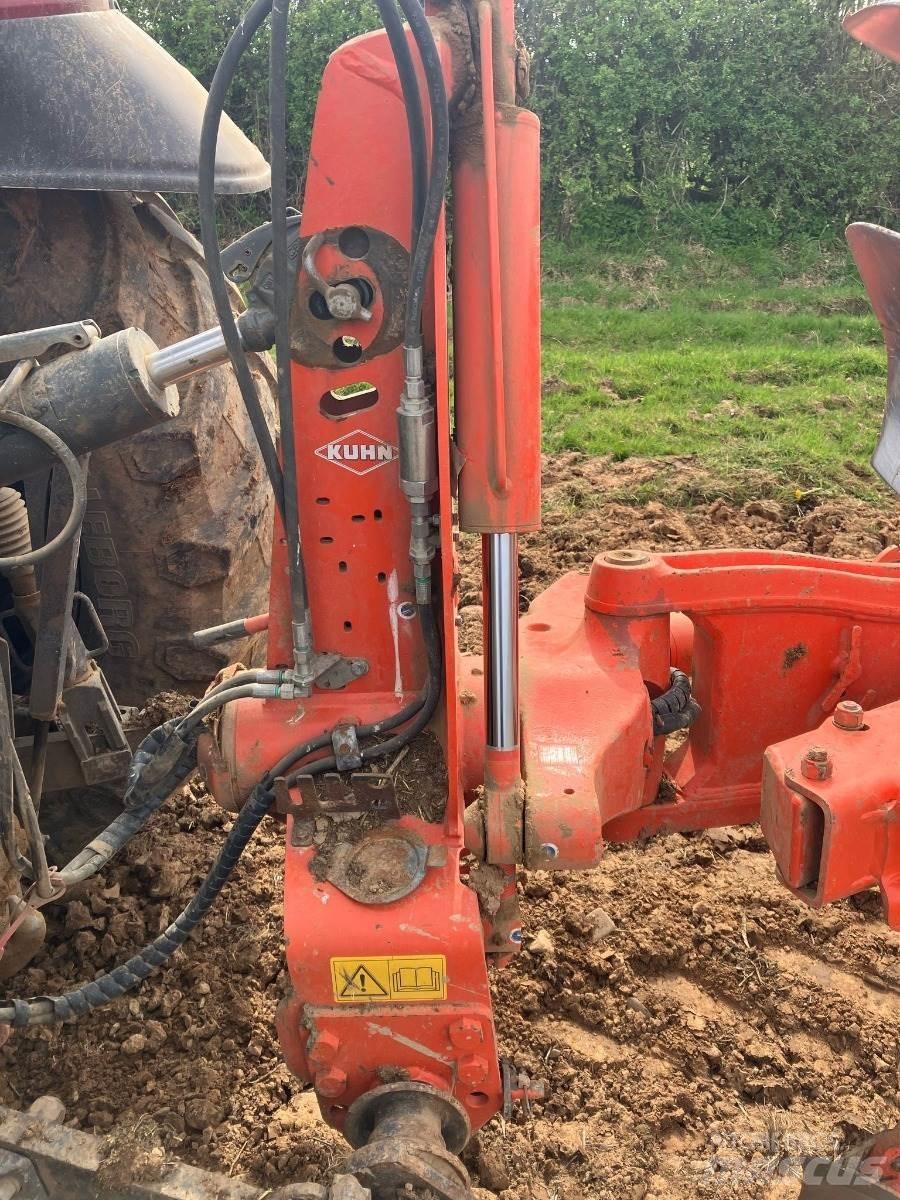 Kuhn MM123 Pługi