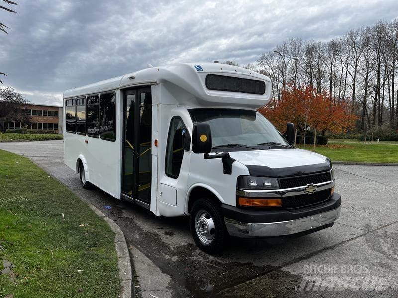 Chevrolet Express Minibusy
