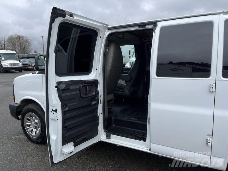 Chevrolet Express Busy / Vany