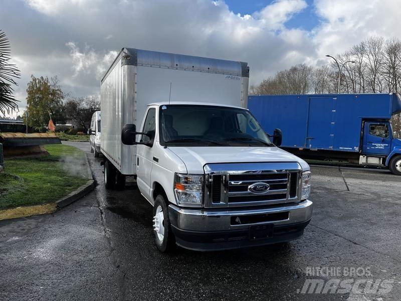 Ford Econoline Busy / Vany