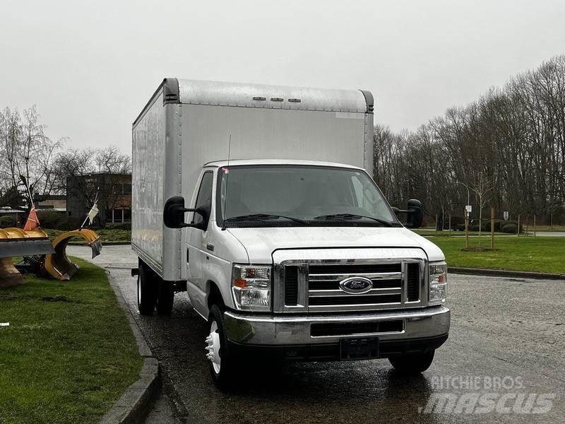 Ford Econoline Busy / Vany