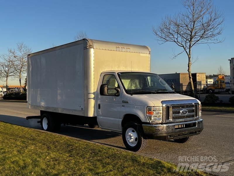 Ford Econoline Busy / Vany