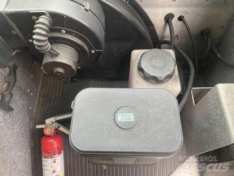 Ford Econoline Busy / Vany