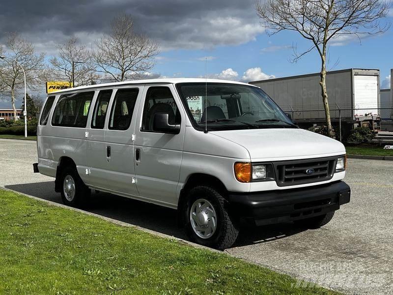 Ford Econoline Samochody osobowe