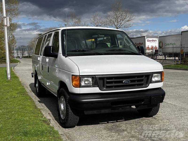 Ford Econoline Samochody osobowe
