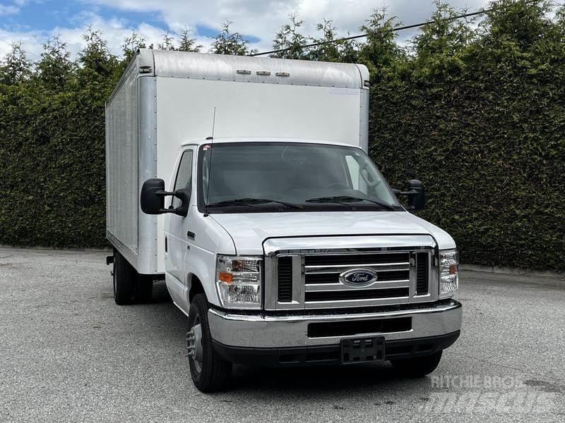 Ford Econoline Busy / Vany