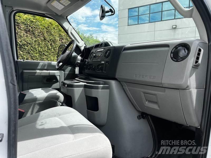 Ford Econoline Busy / Vany