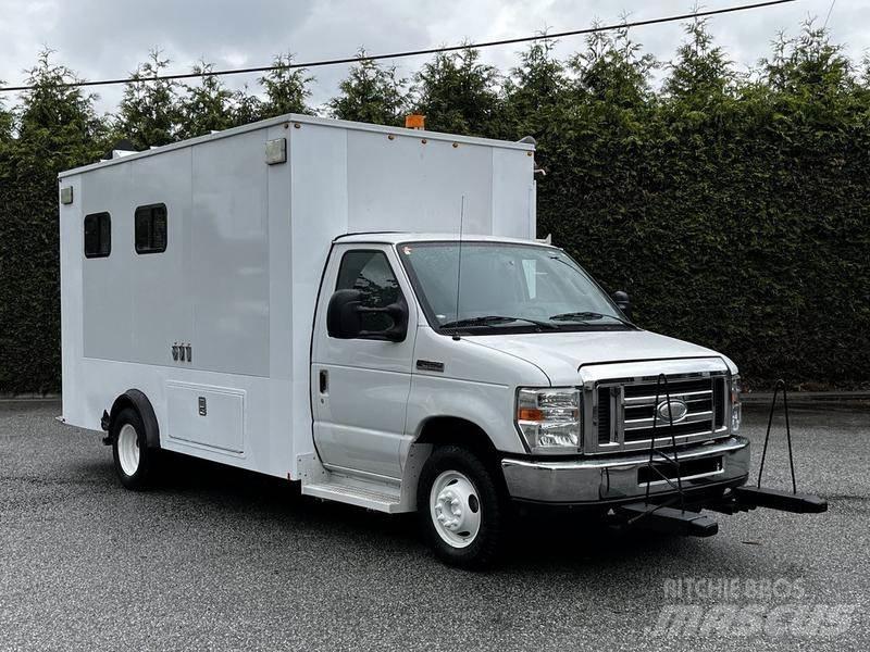 Ford Econoline Busy / Vany