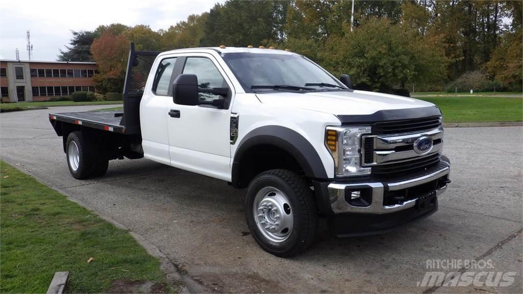 Ford F-550 Ciężarówki typu Platforma / Skrzynia