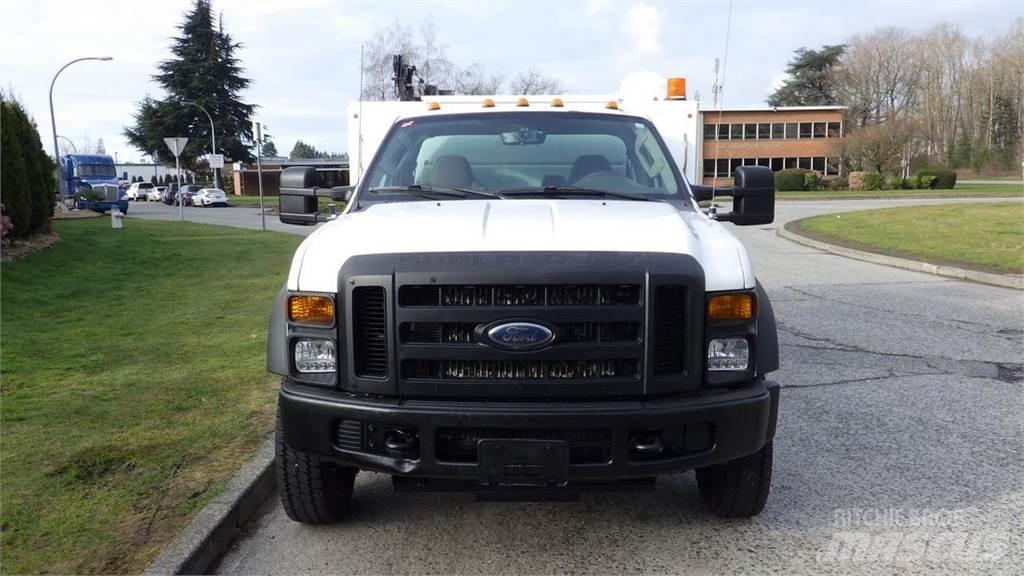 Ford F-550 Żurawie samochodowe
