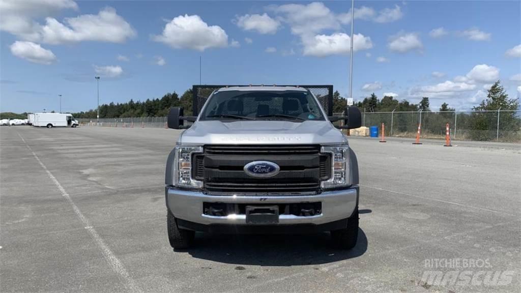 Ford F-550 Ciężarówki typu Platforma / Skrzynia