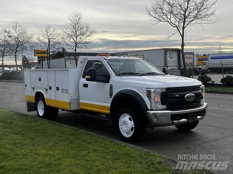 Ford F-550 Pojazdy komunalne