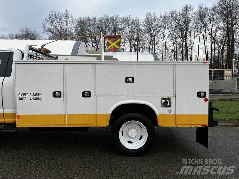 Ford F-550 Pojazdy komunalne