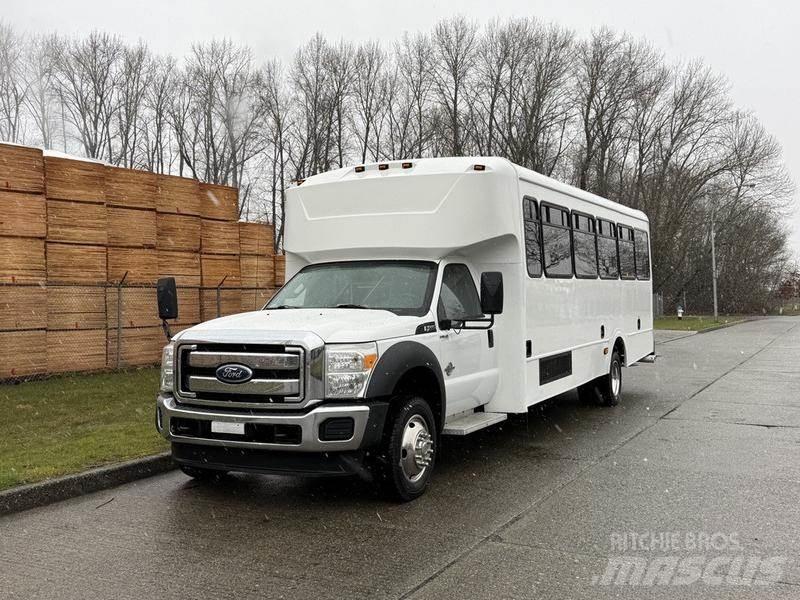 Ford F-550 Minibusy