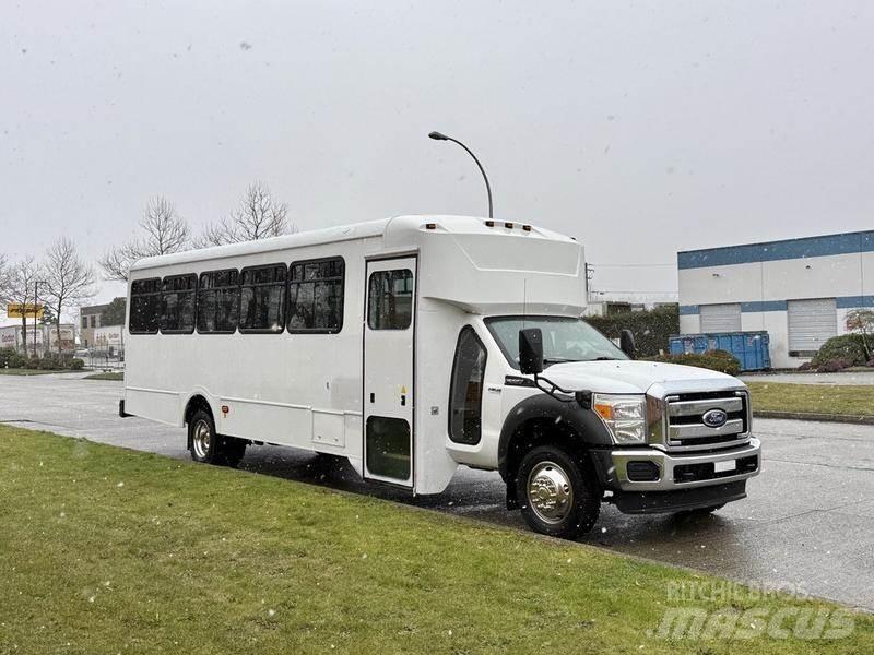Ford F-550 Minibusy
