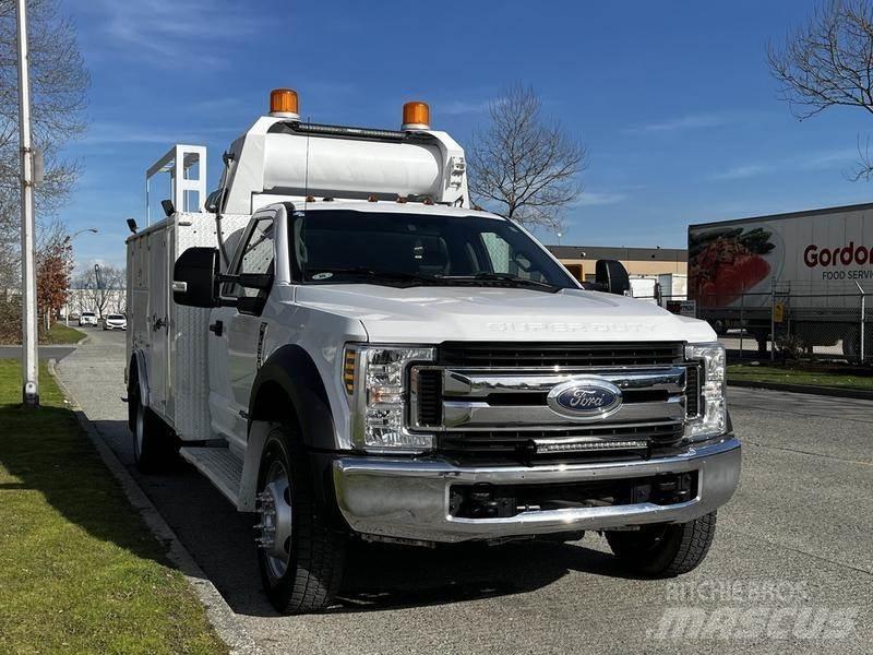 Ford F-550 Pojazdy komunalne