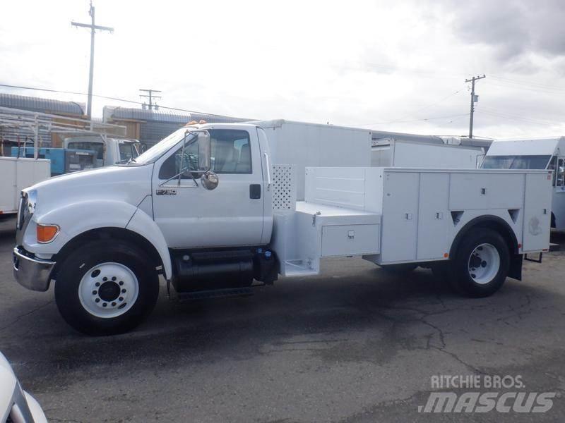 Ford F-750 Pojazdy komunalne