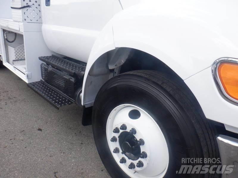 Ford F-750 Pojazdy komunalne