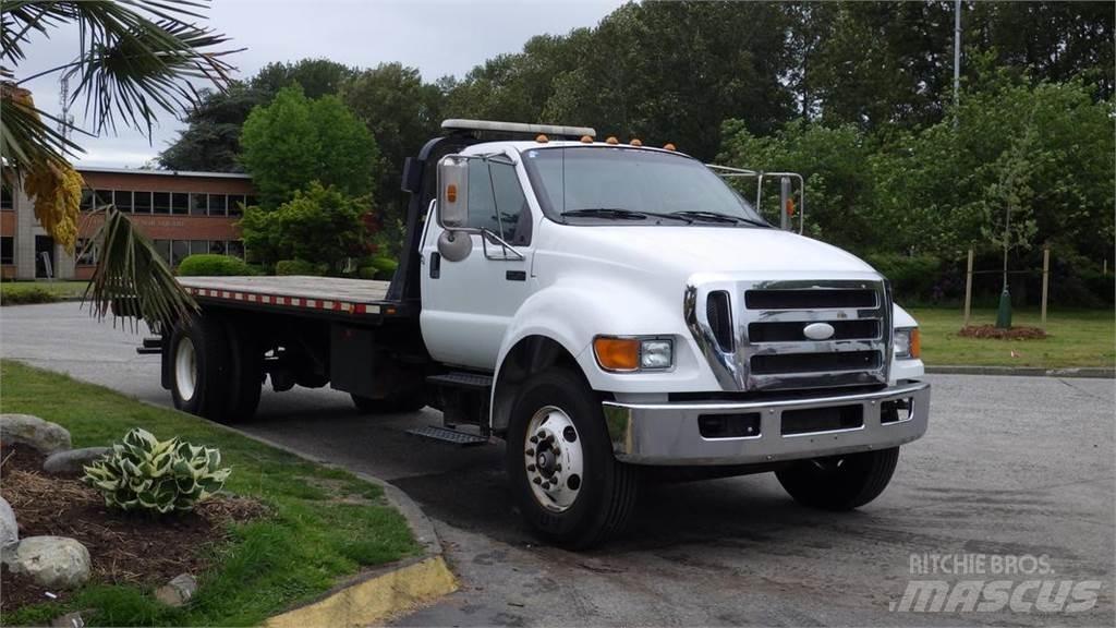 Ford F-750 Ciężarówki typu Platforma / Skrzynia