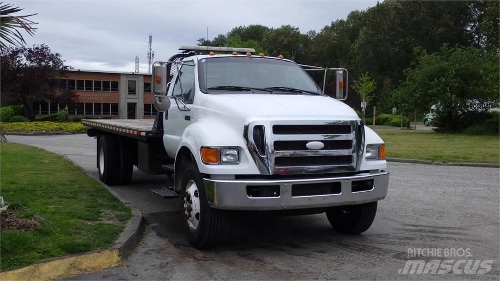 Ford F-750 Ciężarówki typu Platforma / Skrzynia