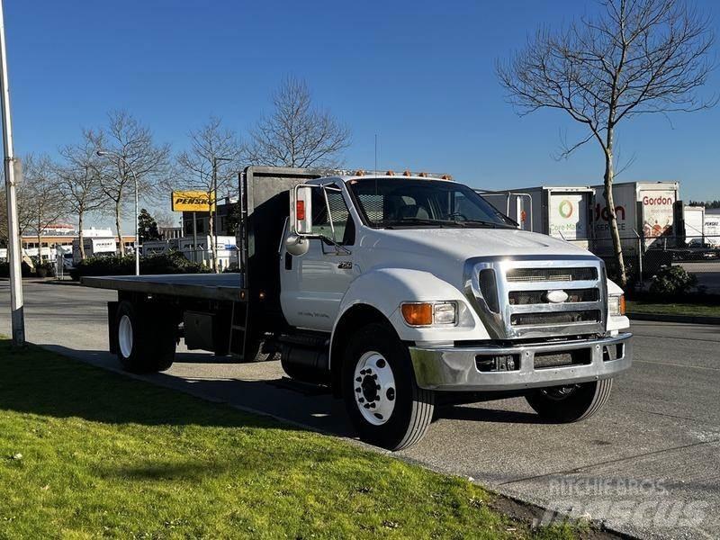 Ford F-750 Ciężarówki typu Platforma / Skrzynia