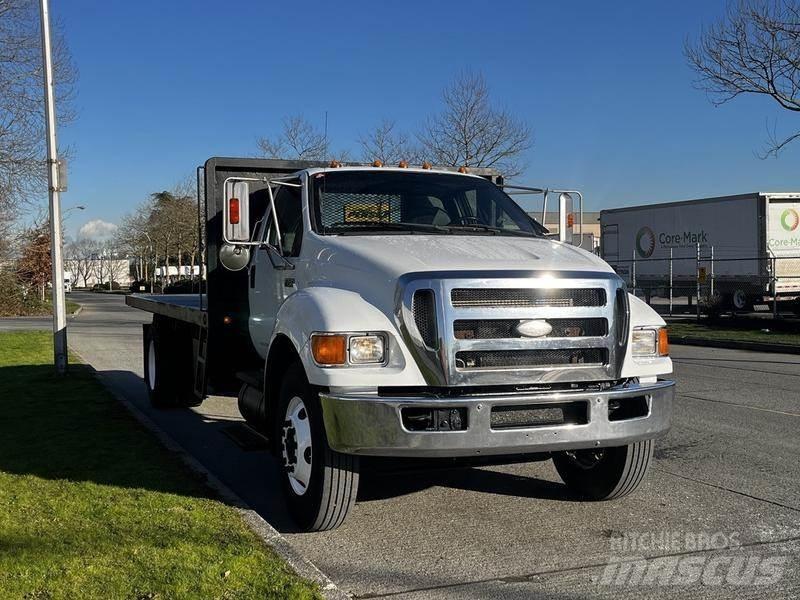Ford F-750 Ciężarówki typu Platforma / Skrzynia