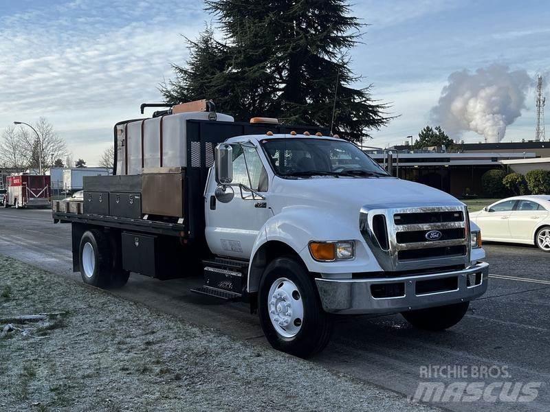Ford F-750 Ciężarówki typu Platforma / Skrzynia