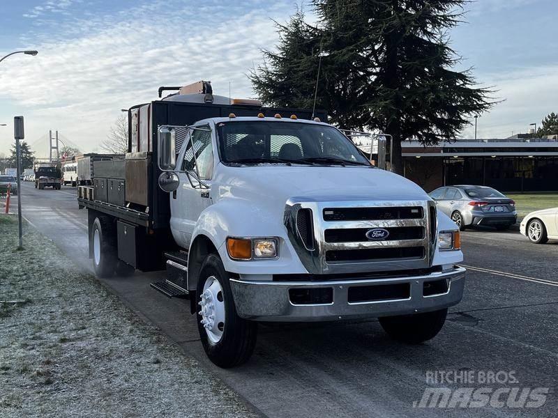 Ford F-750 Ciężarówki typu Platforma / Skrzynia