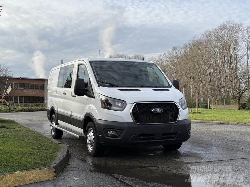 Ford Transit Busy / Vany
