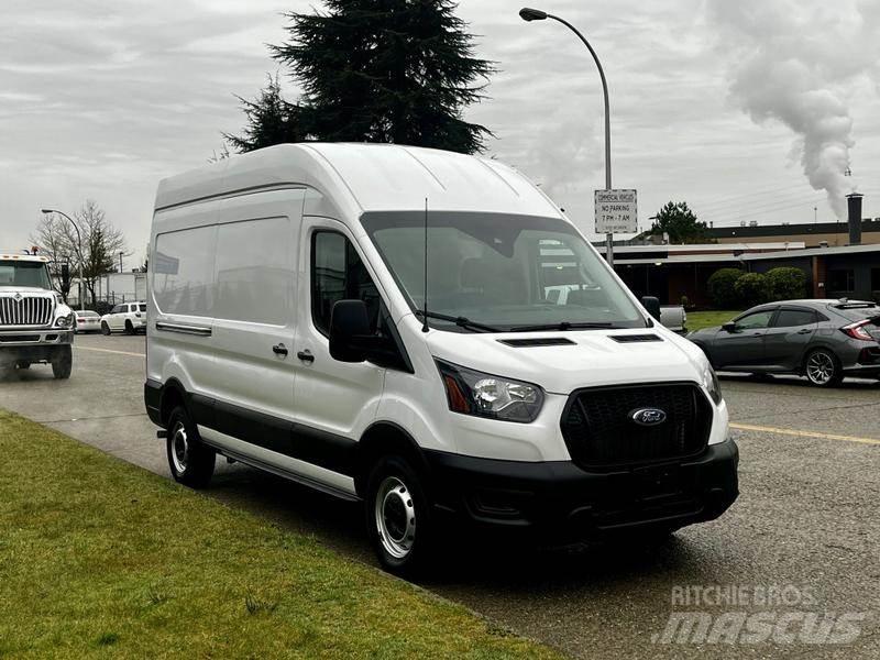 Ford Transit Busy / Vany