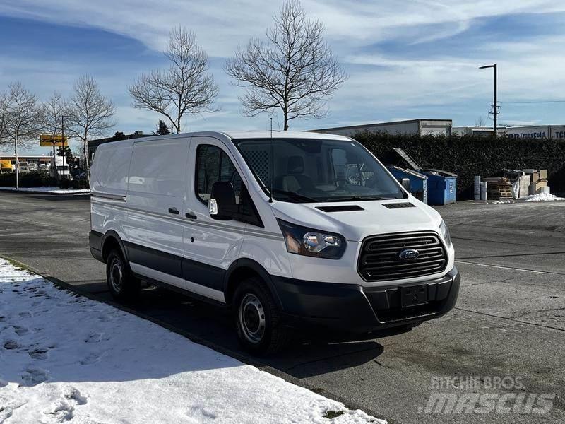 Ford Transit Busy / Vany