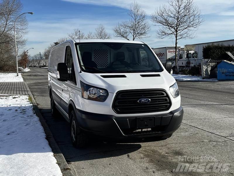 Ford Transit Busy / Vany