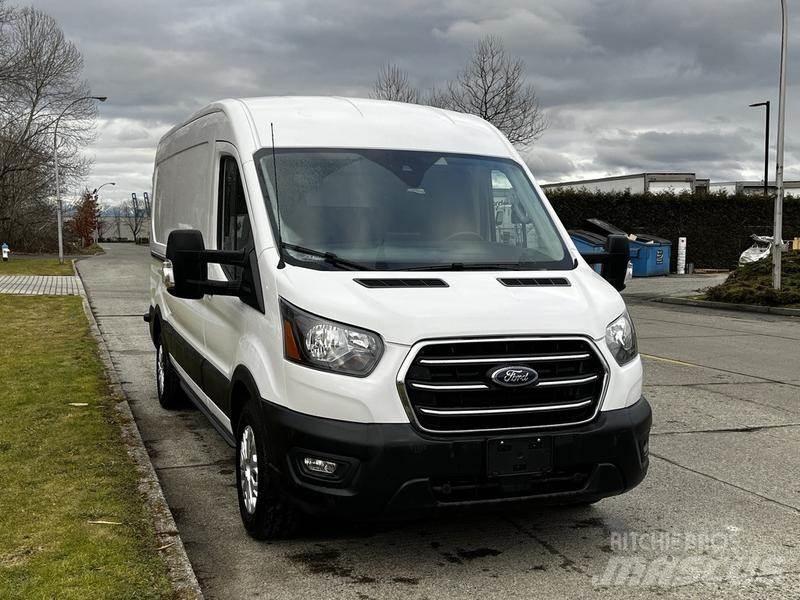 Ford Transit Busy / Vany