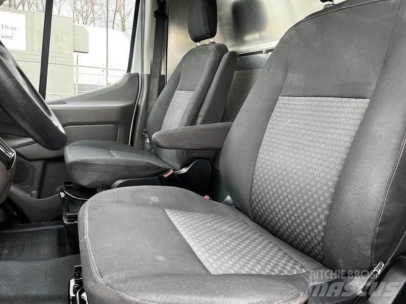 Ford Transit Busy / Vany