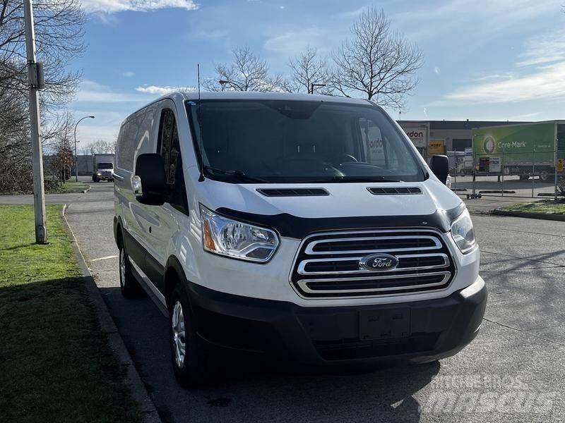 Ford Transit Busy / Vany