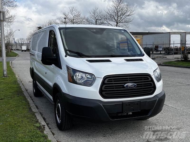 Ford Transit Busy / Vany