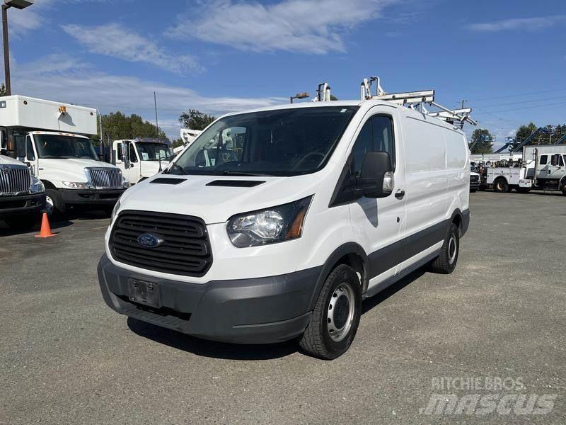 Ford Transit Busy / Vany