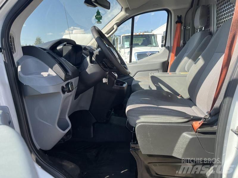 Ford Transit Busy / Vany