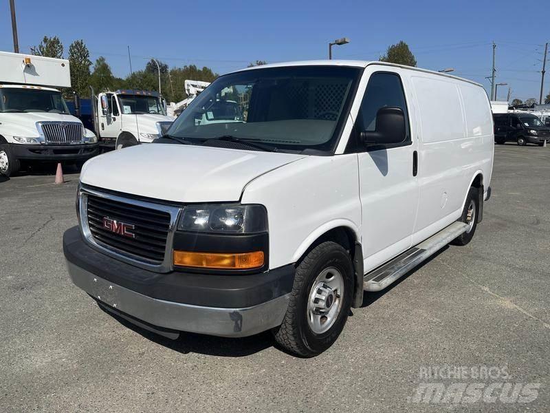 GMC Savana Busy / Vany