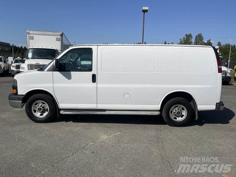 GMC Savana Busy / Vany
