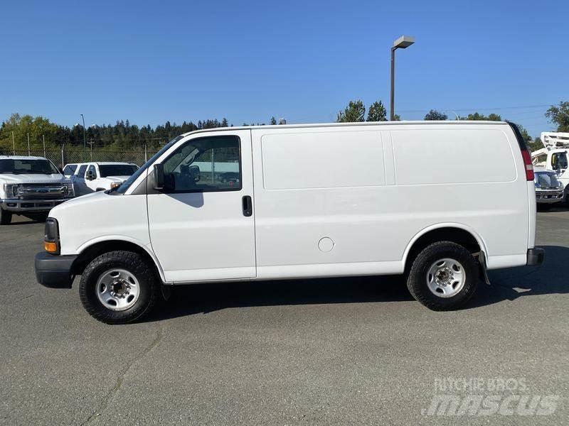 GMC Savana Busy / Vany